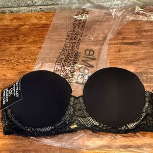 Elegant Black Lace Bra NIP